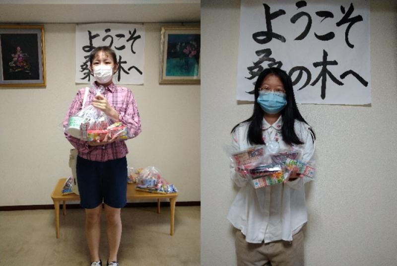 【岡山大学】公益財団法人YMCAせとうち様より留学生に食料支援をいただきましたのサブ画像2_支援物資を受け取った留学生代表ら