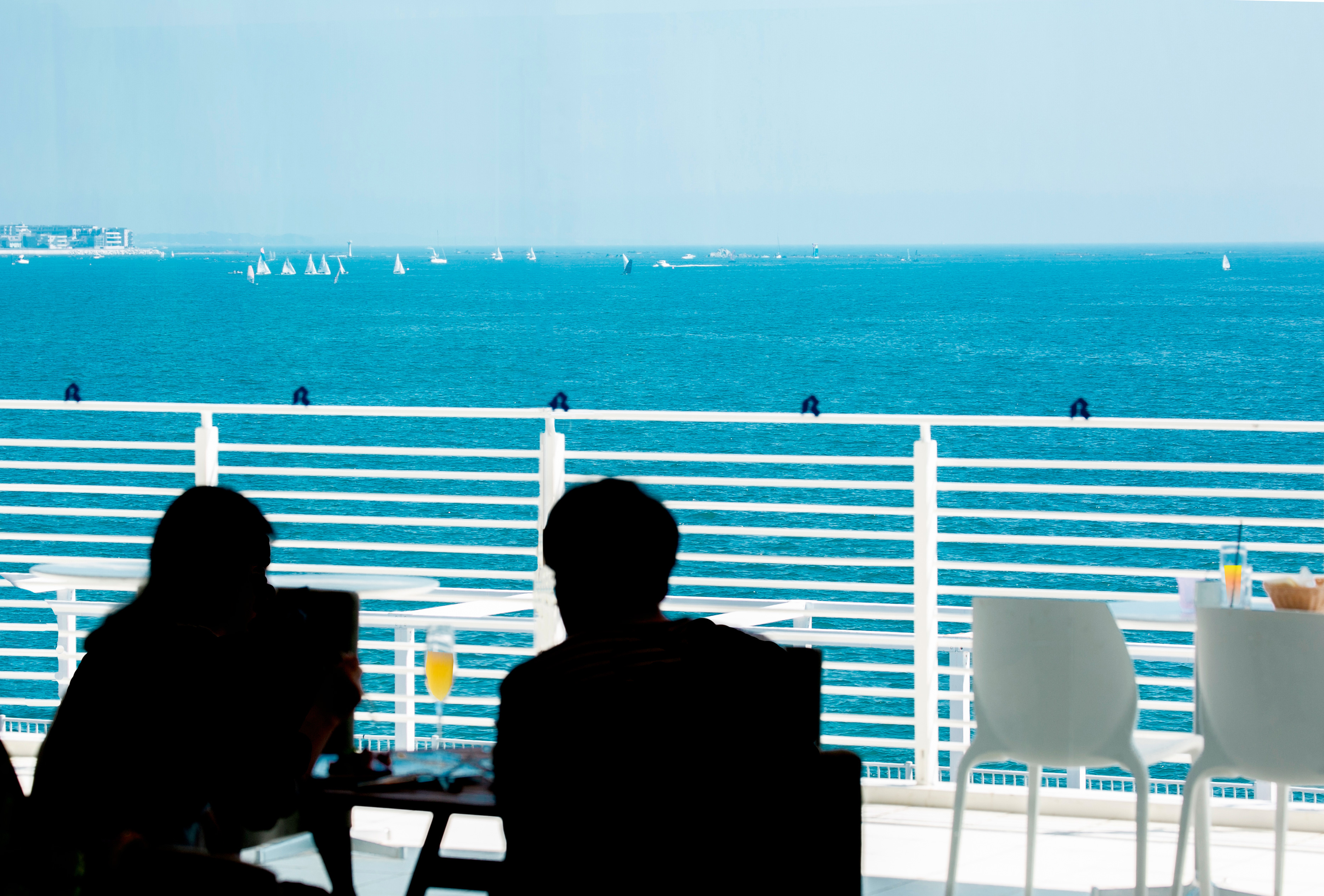 【リビエラ逗子マリーナ】水平線が一直線に広がる海を眺めながらブルーシーフードを味わうポップアップ和食レストラン「UMI」の予約開始。今話題の「エシカル」イベントは8/11-13に開催。のサブ画像1