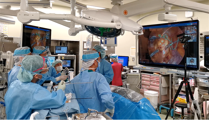 「Society5.0における最新手術指導～ＳＤＧｓ達成に向けた医療現場の挑戦」世界を見据えて名医が挑む、札幌から2,000km離れた九州の手術室をつないだ遠隔手術指導の実証研究のメイン画像