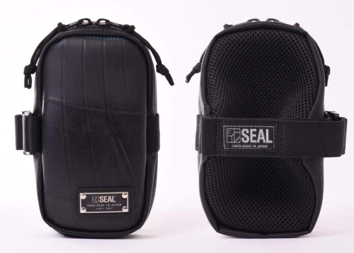 廃タイヤを再利用するバッグブランド「SEAL」より、足首や腕に取り付ける新しいスタイルの「アンクルアームバッグ」を新発売のメイン画像