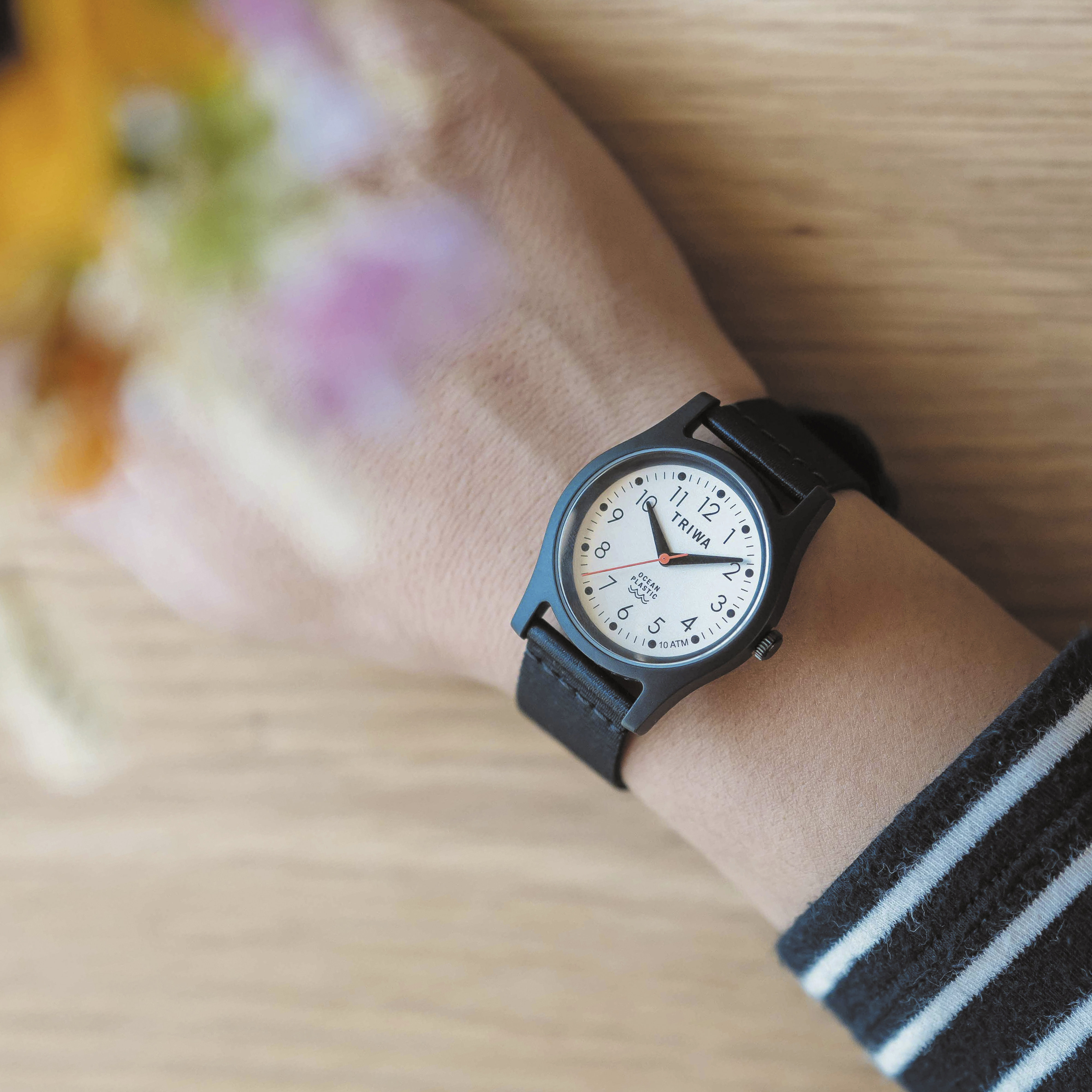 9月22日の国際ビーチクリーンアップデーを記念して、北欧スウェーデンの腕時計ブランドTRIWAが海のプラスチックゴミからリサイクルした腕時計”TIME FOR OCEANS”の日本別注品を発売します。のサブ画像4