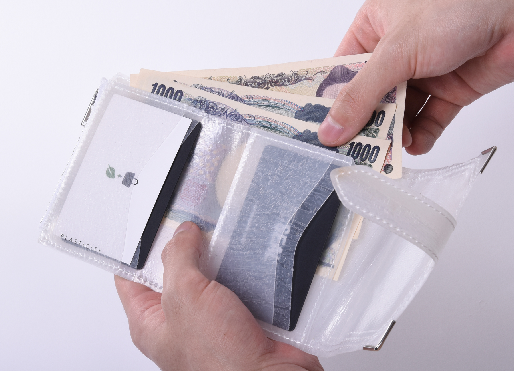 世界初の廃棄ビニール傘を再利用するブランドPLASTICITYから、三つ折り財布が新発売のサブ画像10