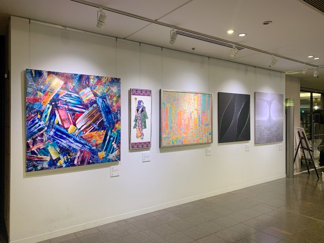 渋谷から世界へ！『SHIBUYA AWARDS 2021』を開催します。第7回目の「SHIBUYA ART AWARDS」ではデジタルアートの公募も開始、皆様のもとへアート作品を届けます！のサブ画像4_過去の受賞作品展の様子