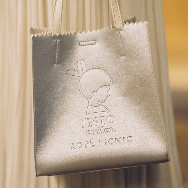 ロペピクニックが"INIC coffee"とのコラボアイテムを発売！捨てられてしまうコーヒーかすを糸に練り込んだサステナブルなニットも誕生。のメイン画像