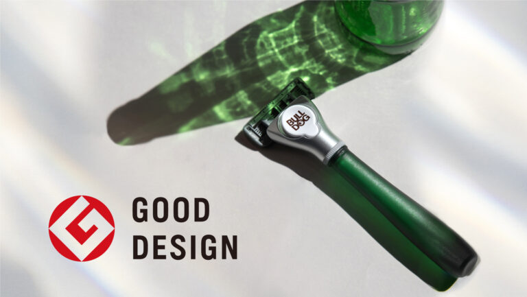 世界初（※1）ビールの空き瓶のリサイクルガラスをハンドル部分に70%以上使用したカミソリ　ブルドッグの「オリジナルグラスホルダー」が2021年度グッドデザイン賞を受賞のメイン画像