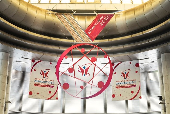 小倉駅に巨大メダル出現！史上初の同時開催「2021世界体操・新体操選手権北九州大会」をPRのサブ画像2