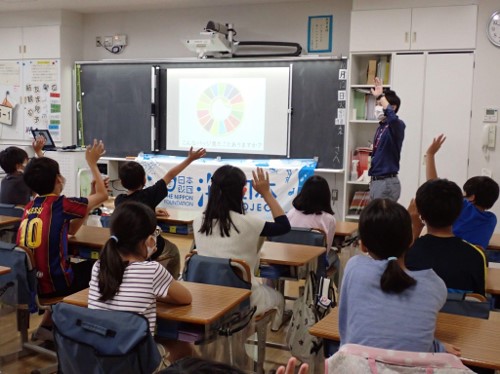豊島区立池袋第三小学校で「海と日本PROJECT 海洋プラごみについて考えよう！」を開催しました！のメイン画像