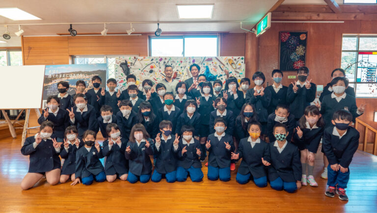 「世界津波の日」に漂着ゴミで日本列島を再現した共創アートを徳島県美波町へ寄贈のメイン画像