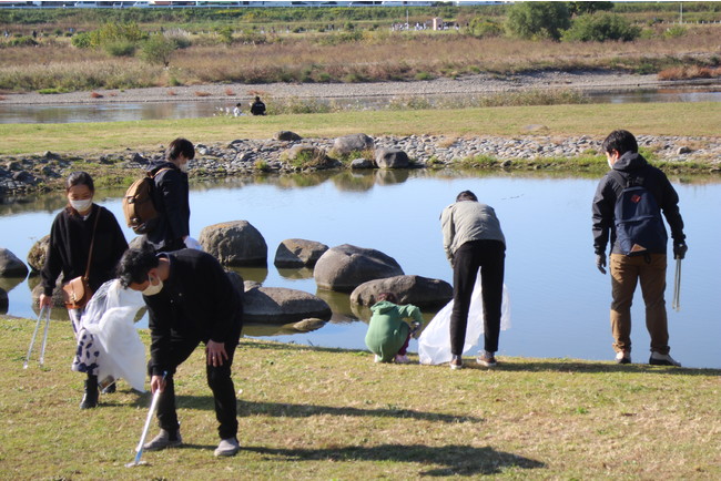 多摩川河川敷を中心に清掃活動！世田谷自然食品の社員ボランティア19名が地域貢献活動の一環として今年2回目のごみ拾いを実施。のサブ画像1