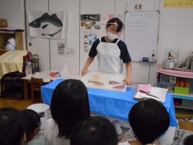 【食育】日本で進む魚食離れの課題に対して、ソシオフードサービスが保育園で魚食促進のイベントを実施のメイン画像