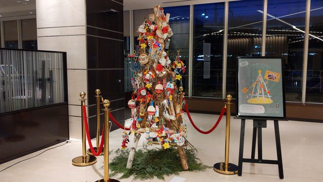 （ご参考）都ホテル 京都八条のクリスマス　間伐材を使用したエコツリー装飾とクリスマス特別メニューのご案内のサブ画像2_しらかばエコツリー