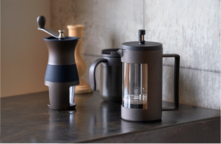 【オンライン販売開始】コーヒーかすからできたコーヒー器具やサーモタンブラー『SUS coffee（サスコーヒー）』全７製品　のメイン画像