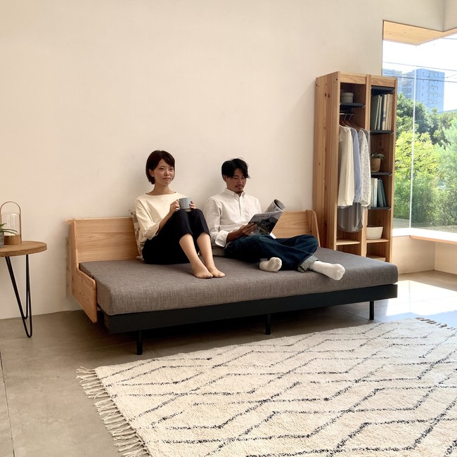 ディノスが、樹齢約50年の日田杉シリーズ第2弾として、異素材を組み合わせたサステナブルな家具を新発売のサブ画像3