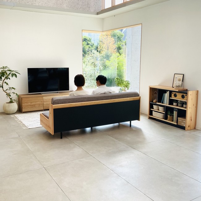 ディノスが、樹齢約50年の日田杉シリーズ第2弾として、異素材を組み合わせたサステナブルな家具を新発売のサブ画像4