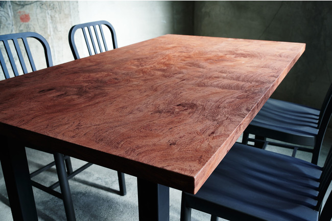 《廃棄される一枚板の座敷机を再生して作る「rewoodダイニングテーブル」を発売》のサブ画像5