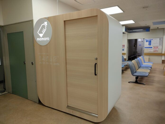 病院で過ごす時間を安心に　済生会兵庫県病院　小児科診察室前に設置型ベビーケアルーム「mamaro™️」を設置のメイン画像