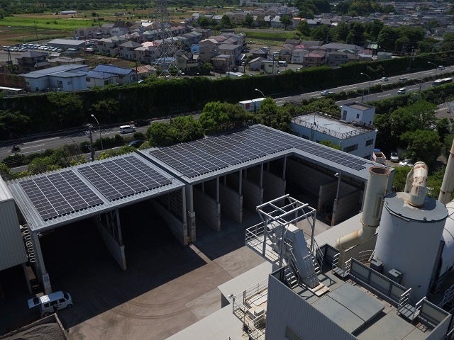 自家消費型太陽光発電サービス「TERASELソーラー」を株式会社佐藤渡辺のアスファルト合材工場へ導入いたしましたのサブ画像3_（太陽光パネル全景）