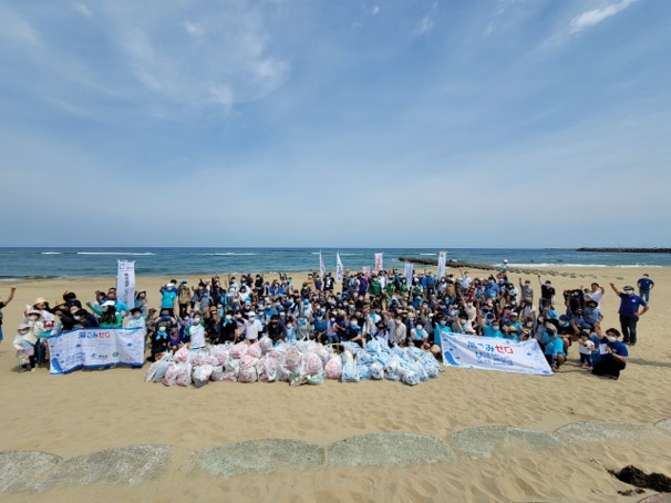 鳥取県内2か所で「海のお掃除大作戦～浜をキレイに！美味しい浜焼き～」を開催しました！のメイン画像