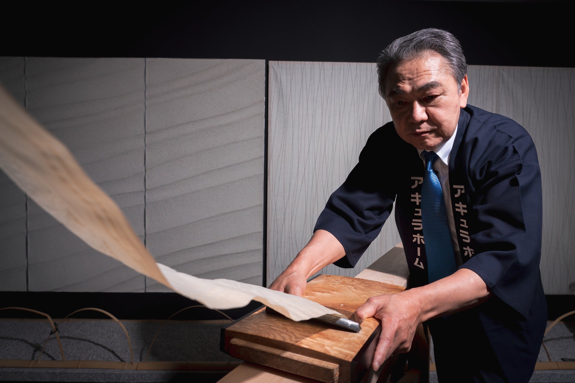 Japan EXPOにてカンナ削りの「木のストロー」手づくり体験会開催のサブ画像1_社長宮沢によるカンナ削り