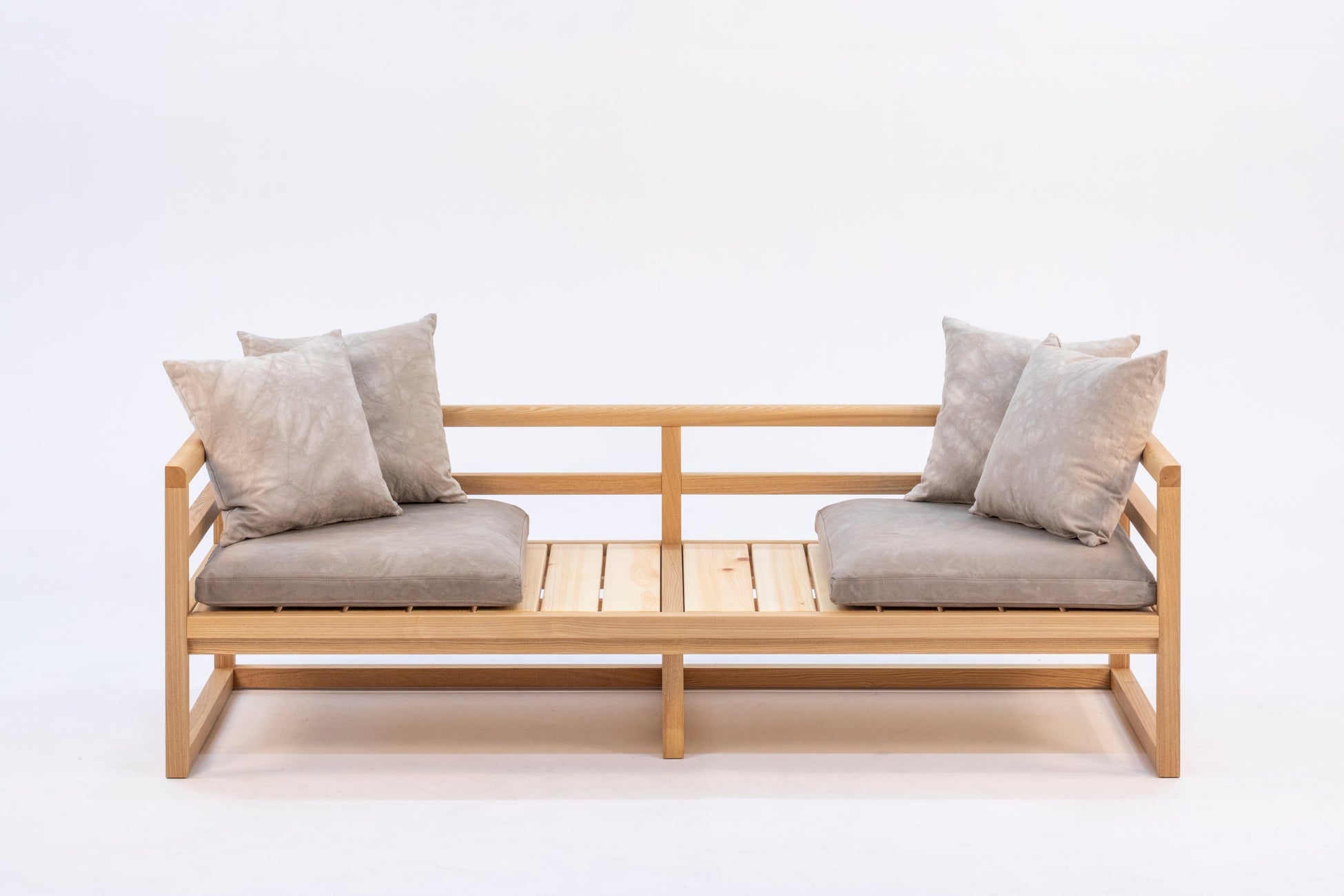 広島県産ヒノキ材を活用した家具をリリース。のサブ画像1