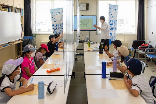 小学生16人が監督測量船「おおみずなぎ」に乗船！「みなと見学会〜海と日本プロジェクト〜」を開催しましたのサブ画像2