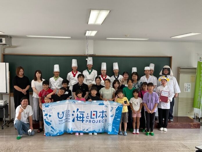 9組19名の親子が「アジ」と「ブリ」をさばきました！「日本さばける塾 in 大分県」を開催！のメイン画像