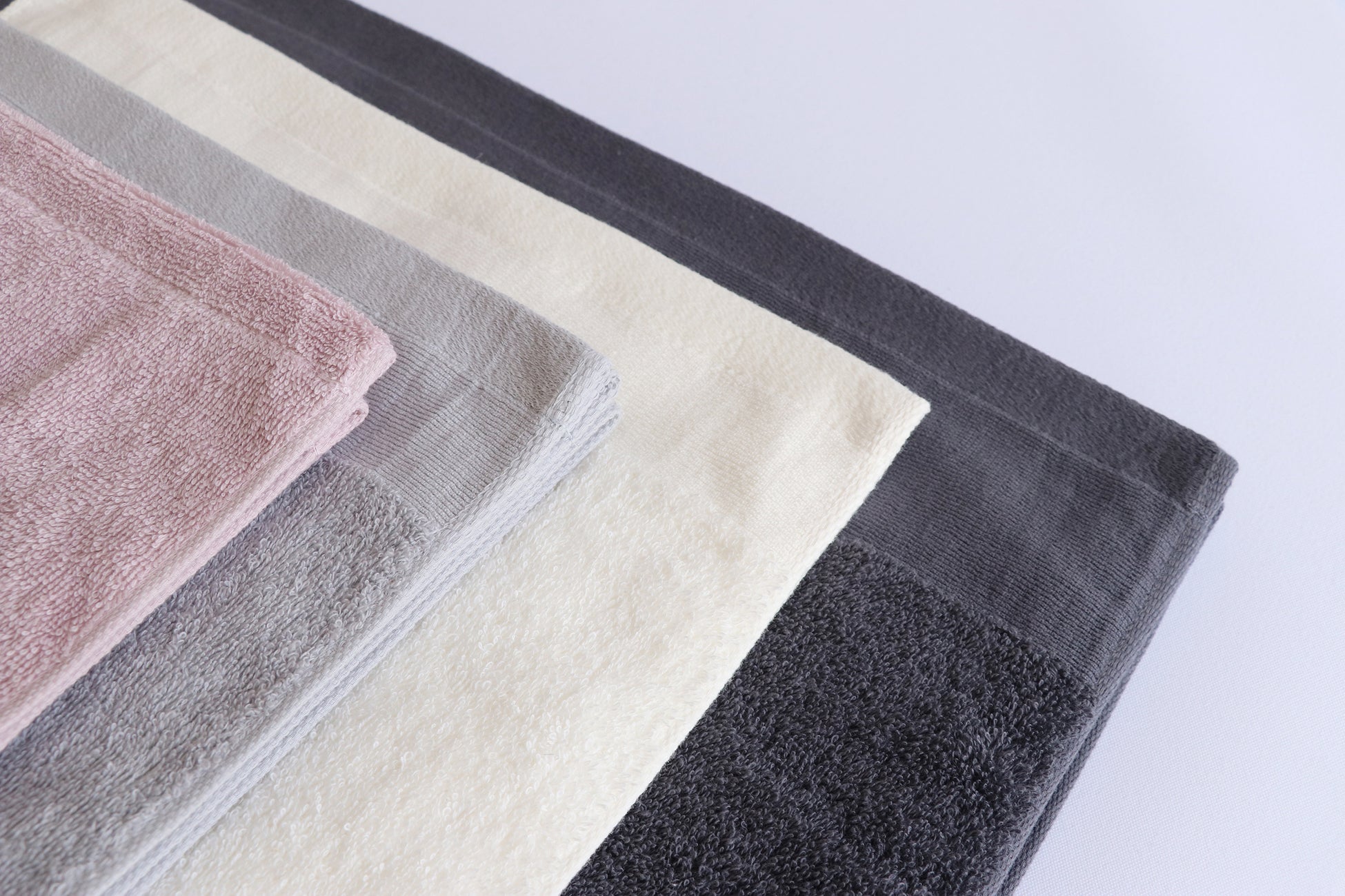 サステナブルなモノづくりを目指すオーガニック寝具ブランド「SaFo（サフォ）」より、日本の美しい自然からインスパイアされた４色のオーガニック認証タオルが登場。自然の彩を感じるバスアイテムの発売開始。のサブ画像2