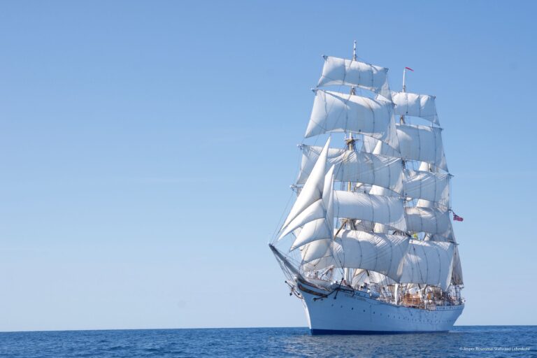 ノルウェーの大型帆船《スターツロード・レムクル号》船上にて、海洋研究の取組みを紹介する「オープンシップ」イベント開催（9月13日 横浜ハンマーヘッド）のメイン画像