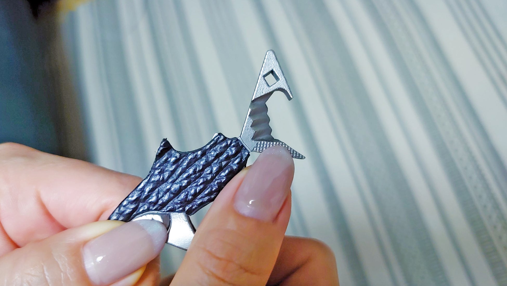 サメ革モノ専門店がサメ型のマルチツールを予約開始のサブ画像4