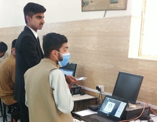 パキスタン国での自学自習を支援するeラーニング＜learningBOX＞の導入における基礎調査プロジェクトの完了報告のサブ画像9