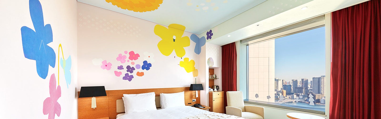 アートなホテルに泊まって社会貢献！パークホテル東京にて寄付する宿泊プラン販売開始のサブ画像1_客室の一例。写真はアーティストルーム「草花」（画家・沼野　伸子）
