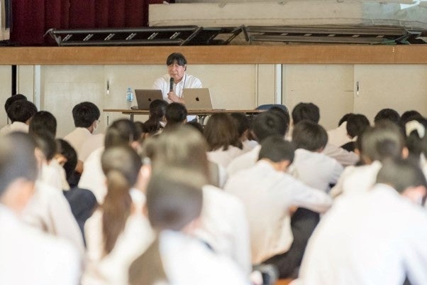 高校探究学習の一環として「未来授業」始動、アスタミューゼ川口伸明が大阪の高校で3年生360名に対面で導入講演に登壇のサブ画像1