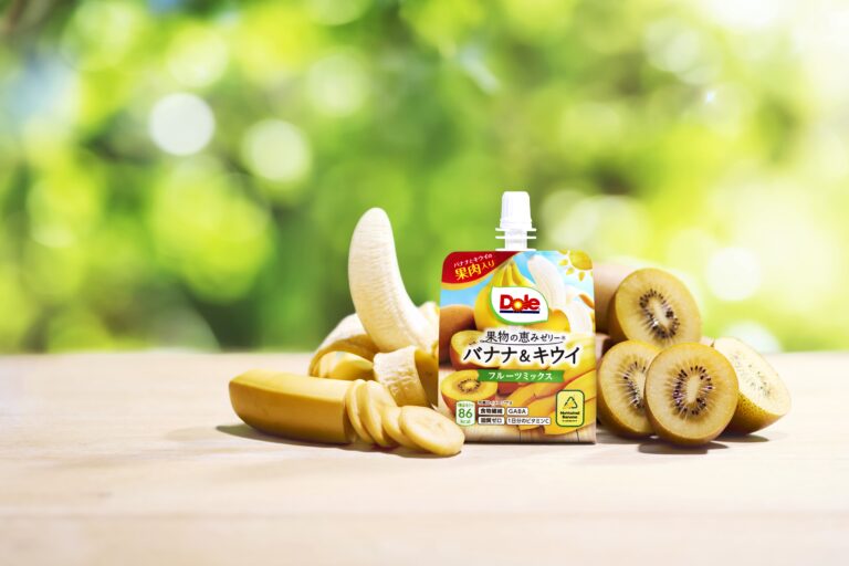 1年ぶりの新味はドール初の組み合わせ！バナナとキウイの果肉を贅沢に使った『果物の恵みゼリー® バナナ&キウイ フルーツミックス』 9月26日(月)新発売のメイン画像