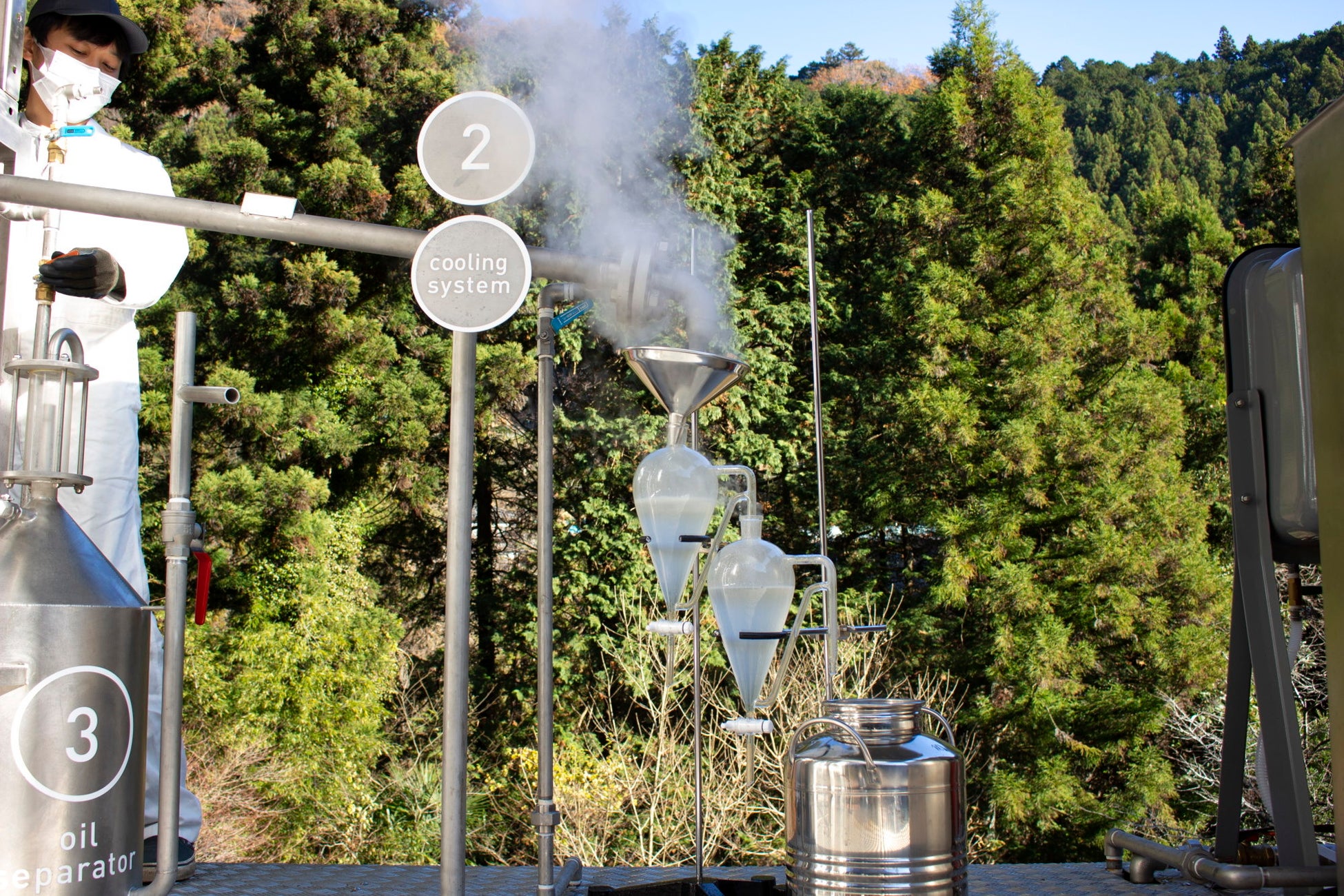 島根県三瓶山のセイタカアワダチソウを活用　移動式蒸留ラボによる天然アロマの蒸留イベントを開催のサブ画像2