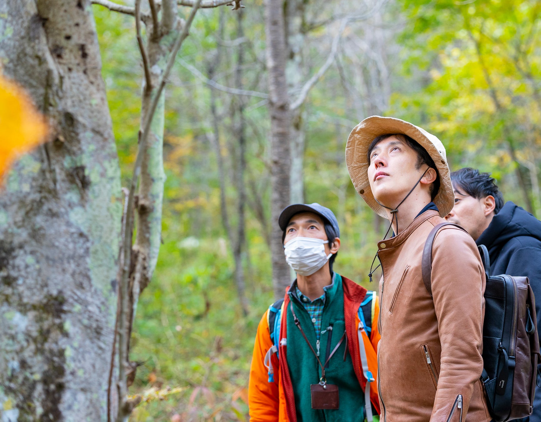 TCB東京中央美容外科が「アファンの森財団」オフィシャルスポンサーに就任。生物多様性の再生を目指した、100年先の未来を見据えてのサブ画像2_アファンの森を視察する安本医師