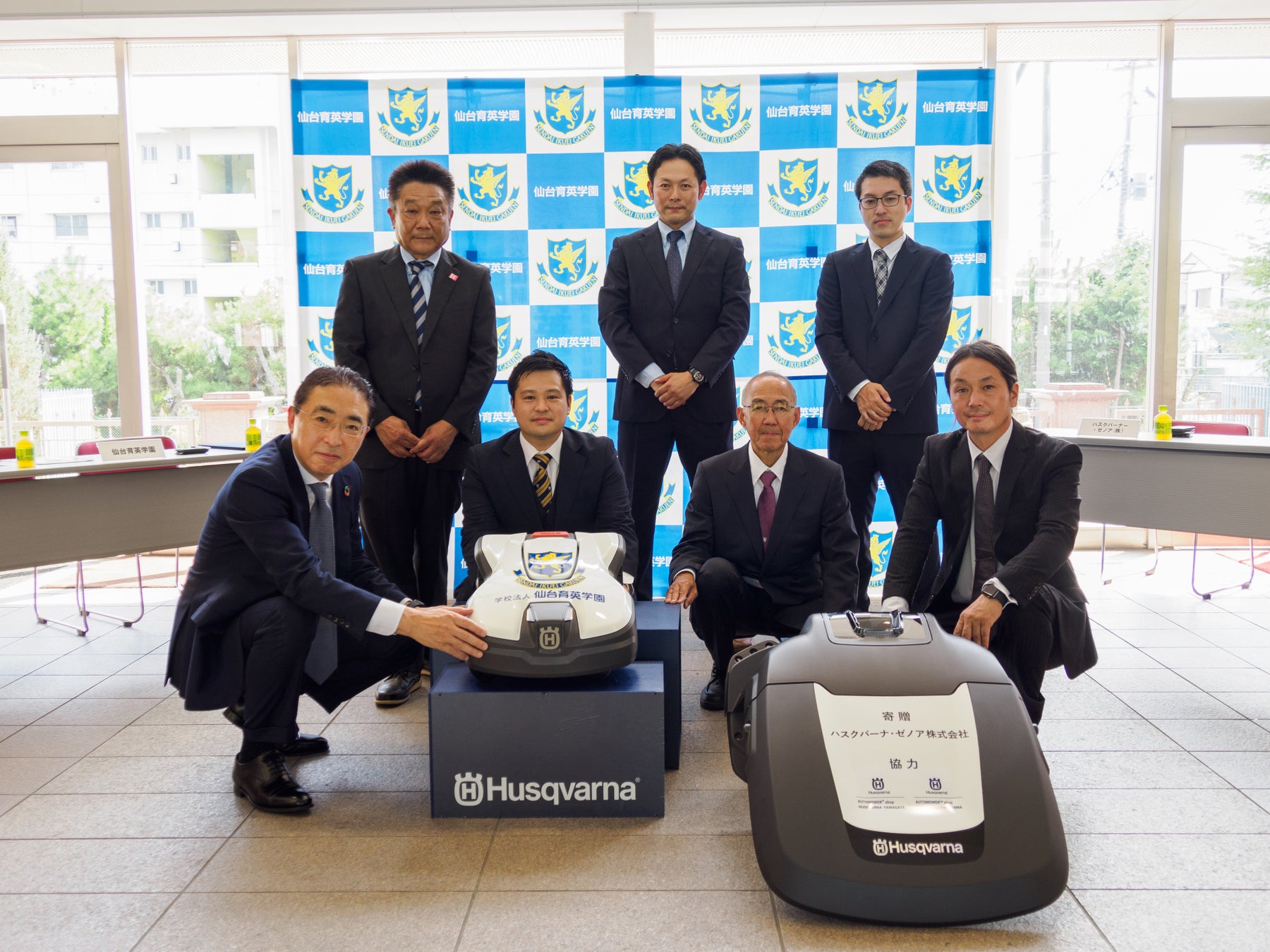 【仙台育英】ハスクバーナ・ゼノア株式会社様からロボット芝刈機『オートモア315 MarkII』を寄贈いただきましたのサブ画像3