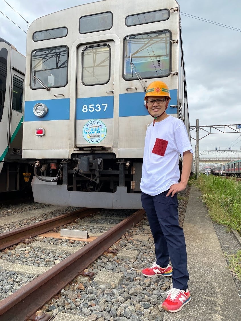 鉄道BIG4として大人気の南田裕介さんとライトオンが初コラボ！！8500系の廃材の一部を再利用した鉄道コラボTシャツを数量限定で販売！のサブ画像2