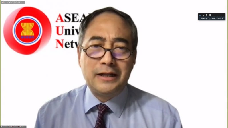 【岡山大学】「Japan-ASEAN online program toward SDGs」を開催のサブ画像3_学生へメッセージを贈るAUN Choltis事務局長