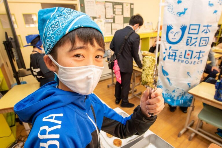 青のりを通じて海を知ろう！海の未来を考えよう！函館市内の小学校4校に青のり給食で海の学びの機会を提供のメイン画像