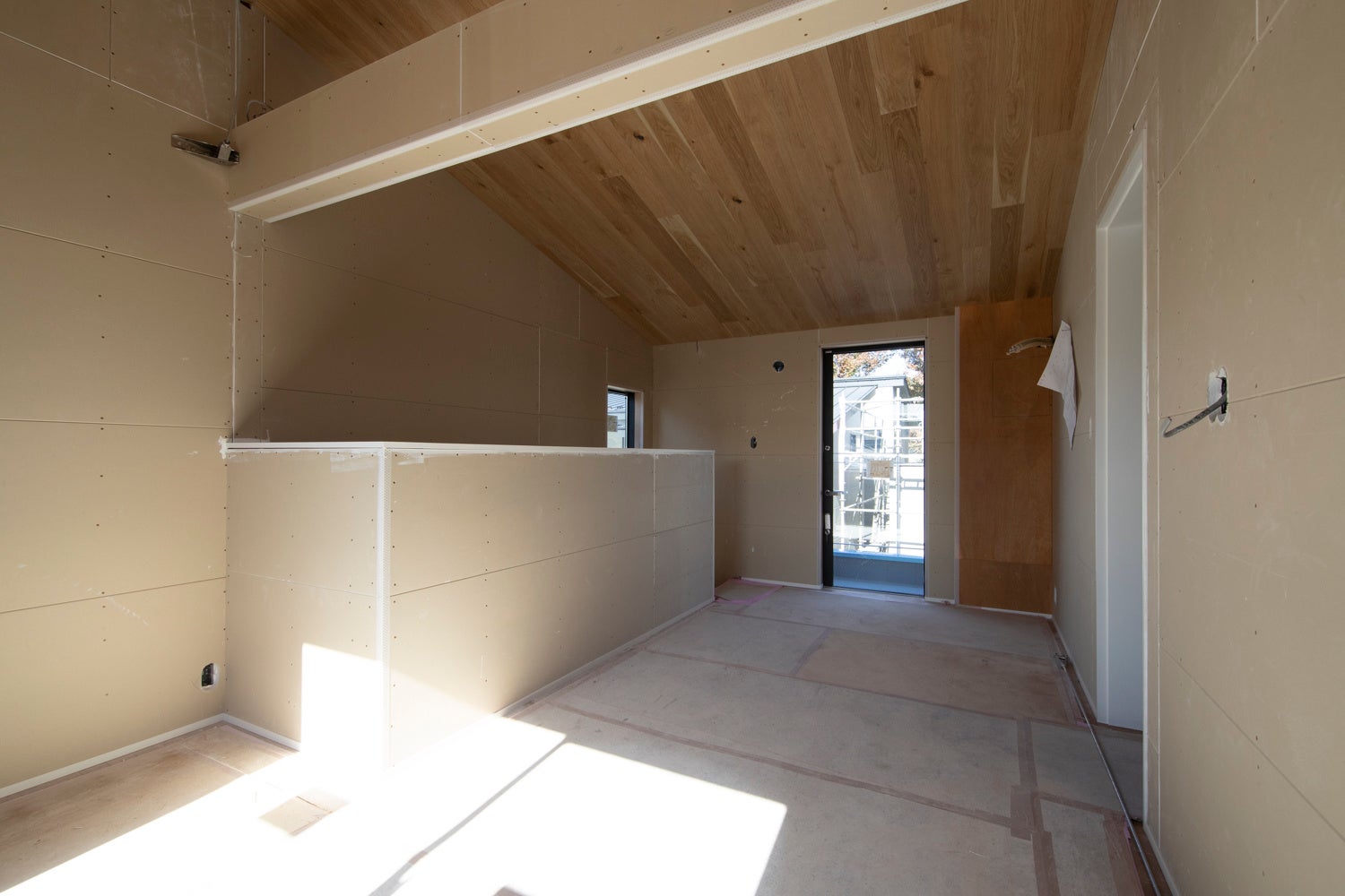 LEED認証取得の賃貸住宅「鈴森village」、埼玉県和光市に誕生のサブ画像4_ゆったりとした階段の踊り場スペースは、居室のように使用できる