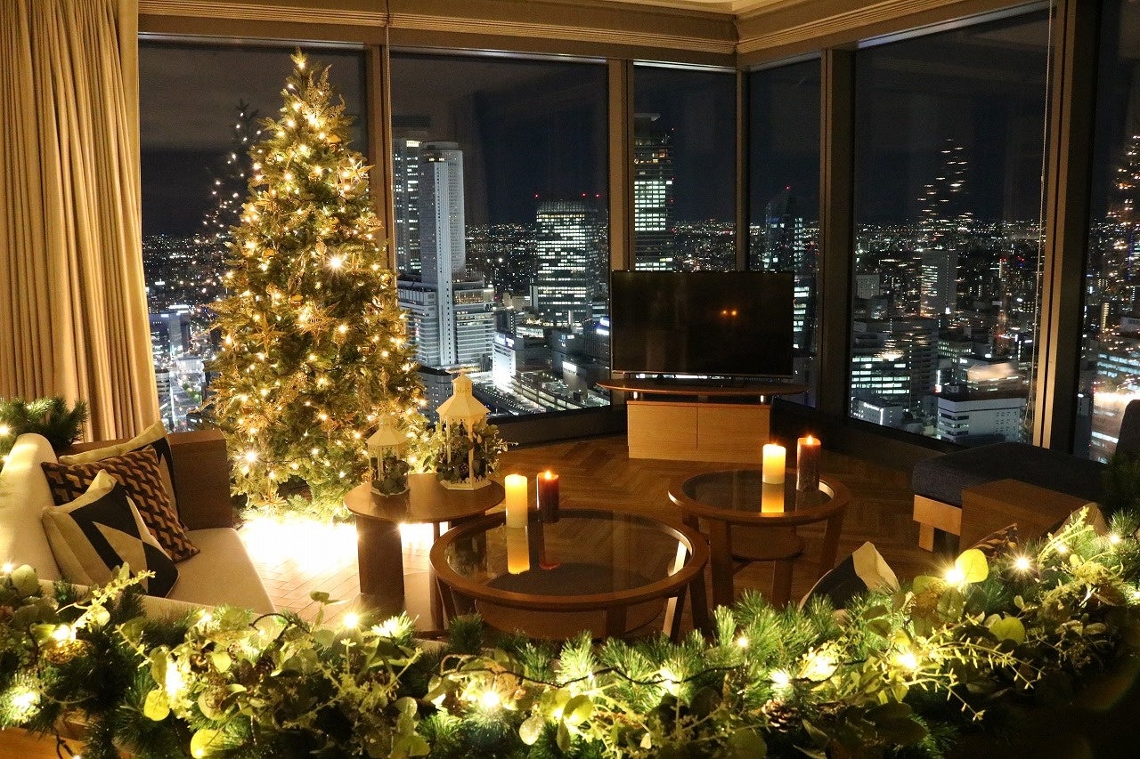 【名古屋プリンスホテル スカイタワー】サステナブルなクリスマスツリーや宿泊プラン、ディナーなどクリスマスシーズンを華やかに彩る企画を実施のサブ画像2_Christmas Special Room 煌めくツリーと夜景を望むひと時