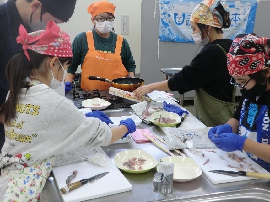 アジをさばき、和歌浦特産の「わかしらす」のお料理を作って海を知っていこう！『日本さばける塾 in 和歌山県』を開催しましたのサブ画像3
