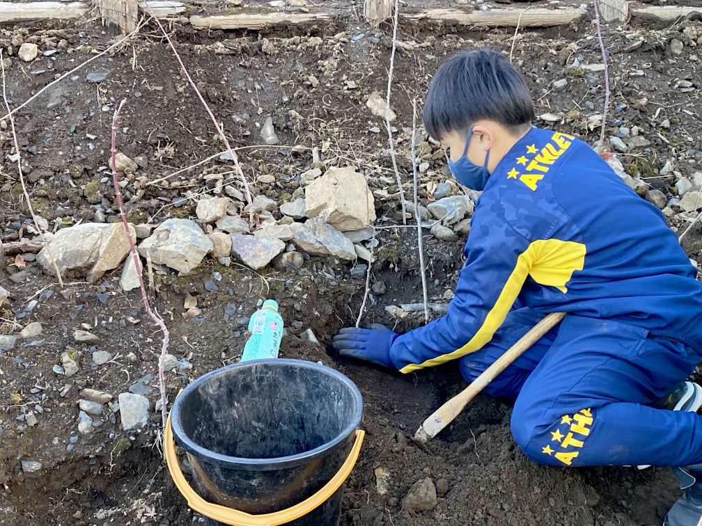 エシカルジュエリー「YURI SATO」が、Jリーグサッカーチーム栃木SCと鉱毒事件のあった足尾銅山跡地に植樹活動。のサブ画像10