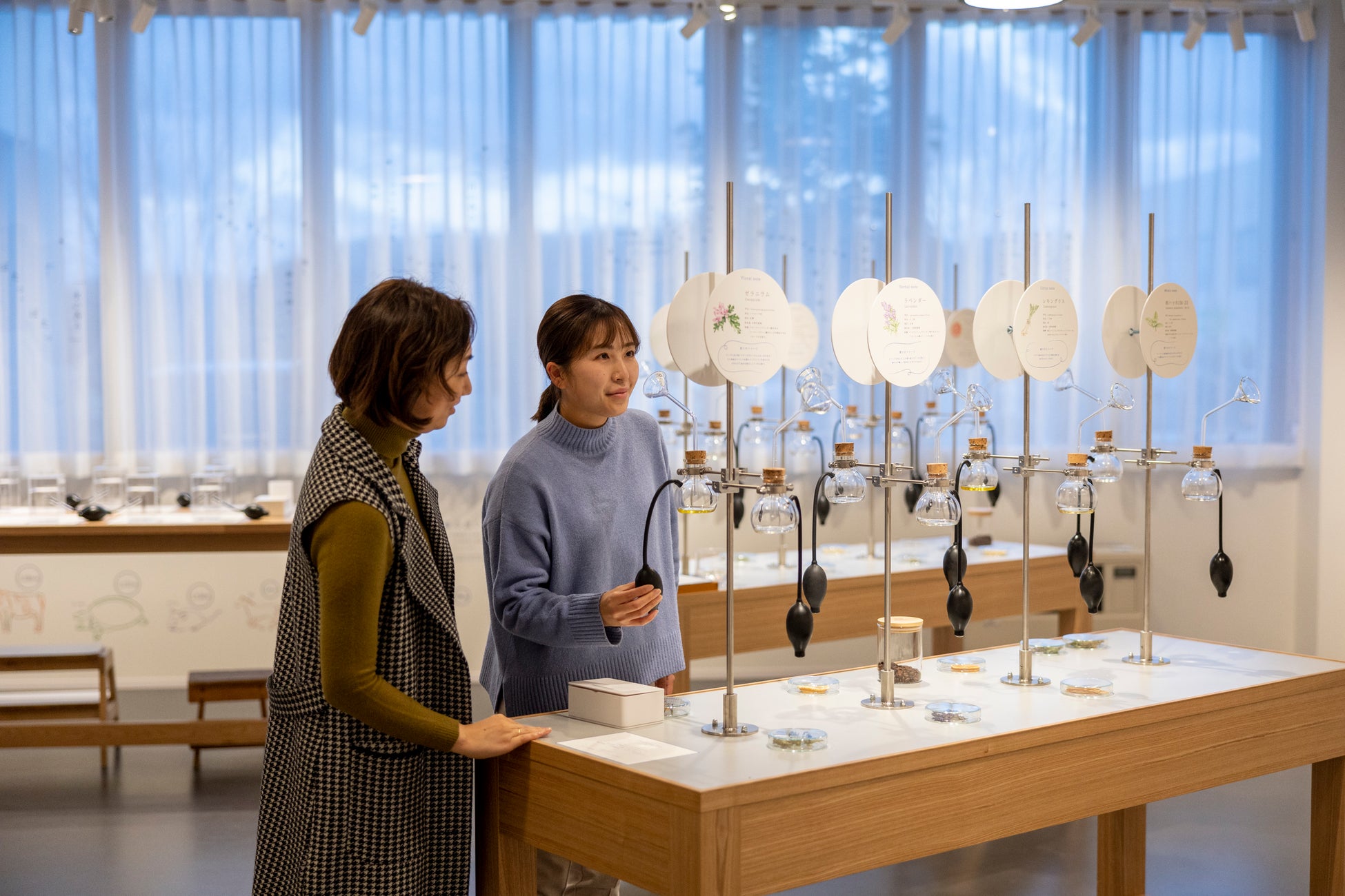 かたちのない「香り」を通して、自然と科学への理解を深める―北海道のスキンケアメーカーが、自社初の“香りを体感する施設”「香りのラボ」をOPENのサブ画像2
