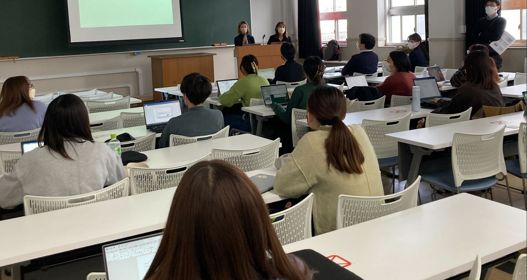 【NEC、花王、ETIC.が横浜市立大学の講義「社会貢献型実習」に登壇】若手社会起業家と企業がともに手を携えて生み出す社会価値創造について講義しましたのサブ画像1_講義の様子