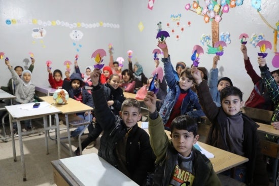 物価高騰で灯油が買えない、シリア難民の子どもたちの学校に暖房用灯油を届けるレバノン北部アルサール越冬寄付キャンペーンのサブ画像4_12月、パルシックの支援するクラスの新学期がスタートしました