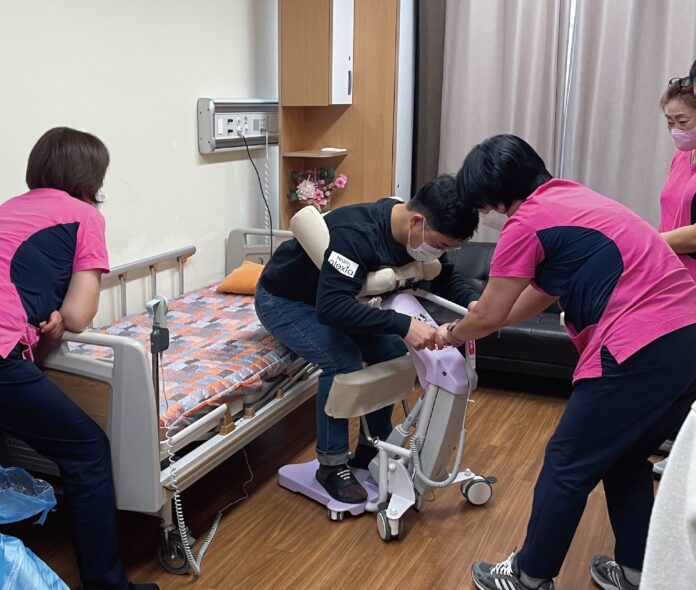 韓国の病院向けに移乗サポートロボット「Hug」を30台出荷のメイン画像