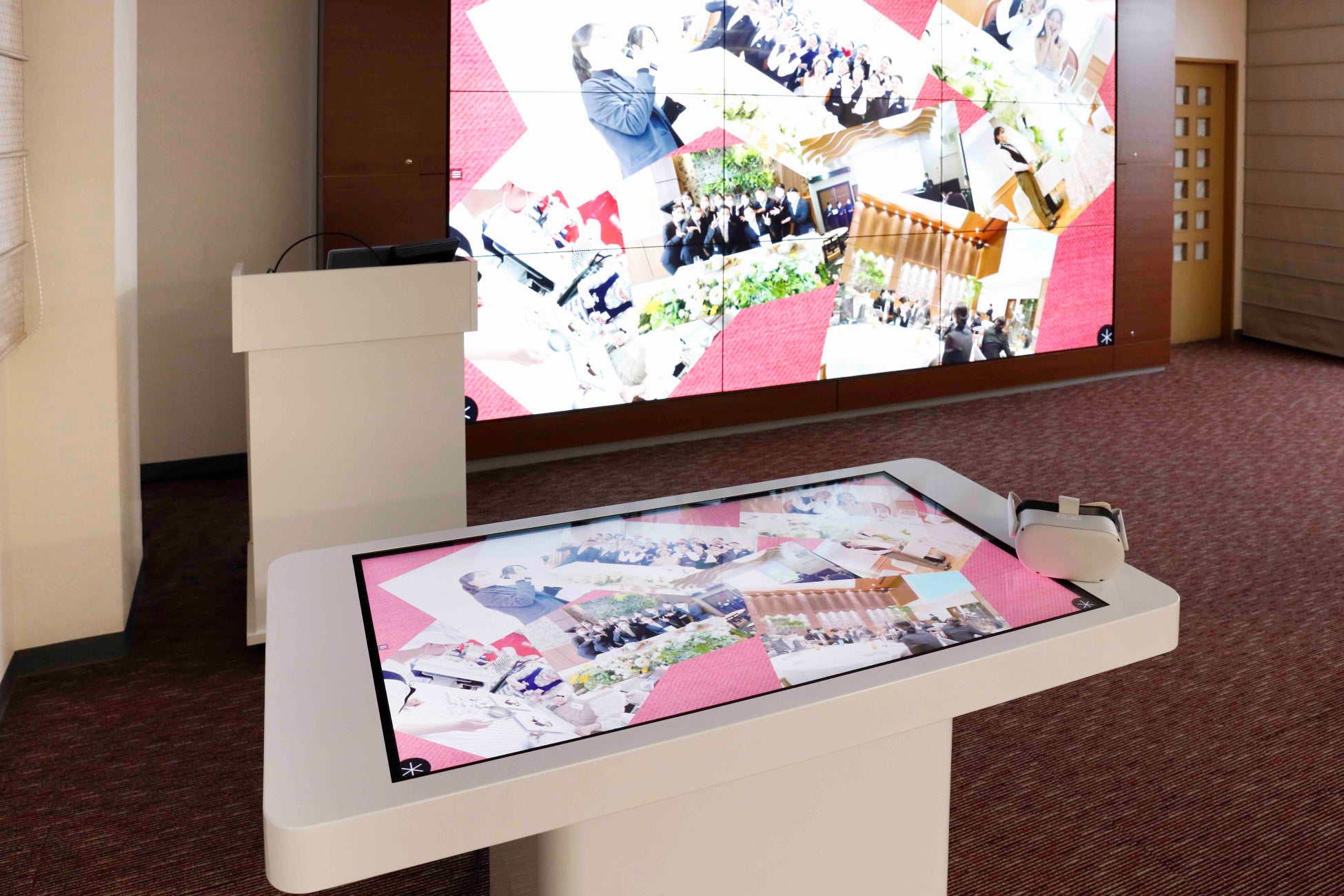 京都ホテル観光ブライダル専門学校、VR／AR／メタバース等を活用する特別演習室「XRデモンストレーションルーム」を発表しDX教育を加速度的に推進！メディア＆業界向け内覧会を開催（取材受付中）のサブ画像6_スマホと同様のタッチ操作で情報にアクセスする専用端末「U-Table」を整備