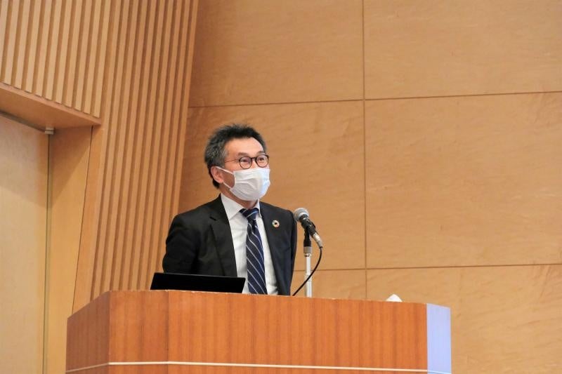 【岡山大学】地域脱炭素創生・岡山コンソーシアム主催「脱炭素ビジネスセミナー～新たなマーケットへの第一歩～」を開催しましたのサブ画像4_講演する西田教授