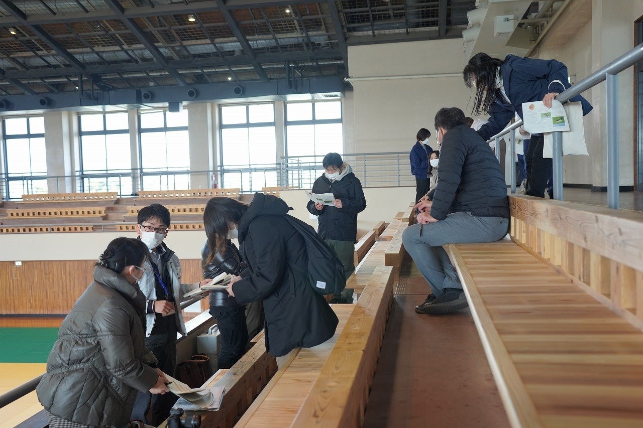 東京オリ・パラ「徳島すぎ」レガシー材再活用事例の完成披露を行いました！！のサブ画像2_完成披露の様子